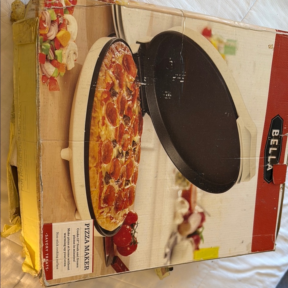 Abella Black and White Pizza Oven